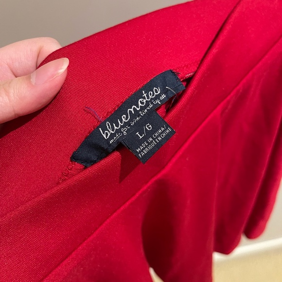 Red skirt - Picture 3 of 3